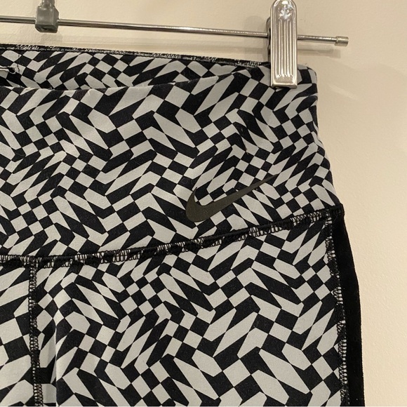 Nike Dri-Fit Legendary Black & Gray Checkered Athletic Leggings - Picture 7 of 13